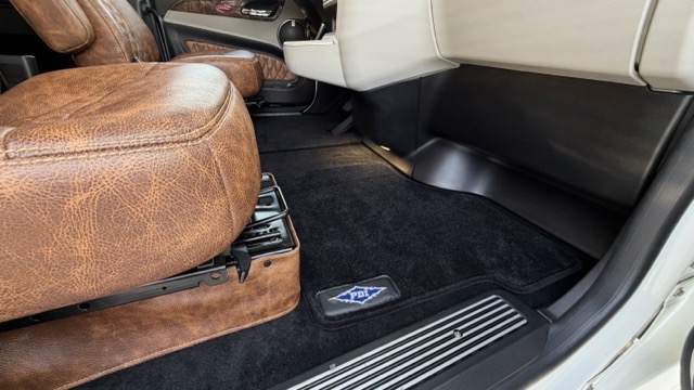 GH-5 interior — full rear cabin seating